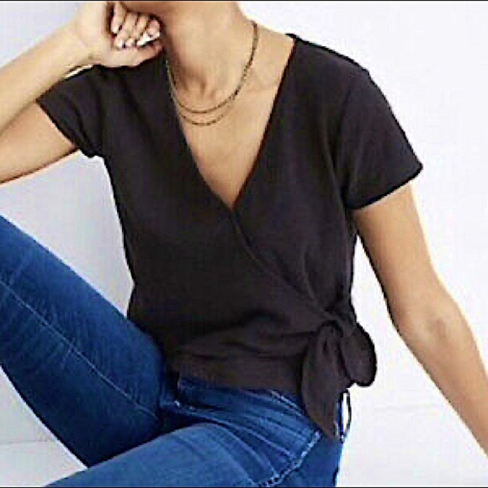 MADEWELL TEXTURE AND THREAD WRAP TIE TOP BLACK V NECK TIED